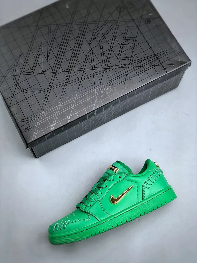 Air Jordan 1 Method of Make — QC