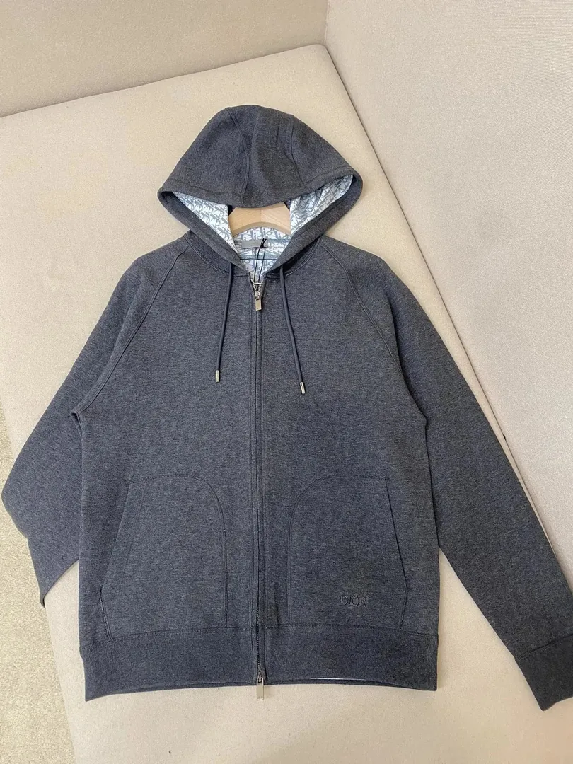 Warm Hoodie — Photo 5