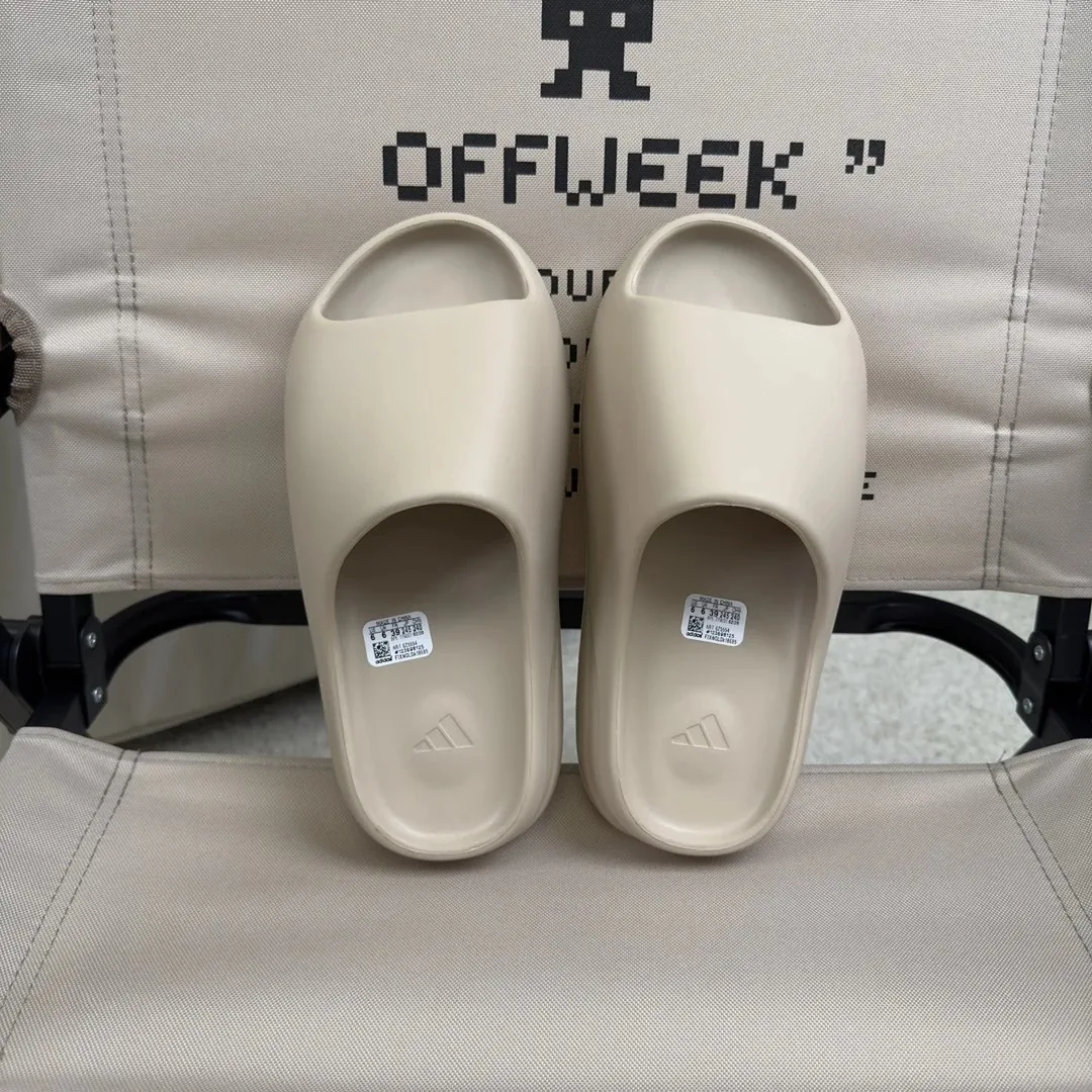 Yeezy Slide Foam Sandal Collection — photo 11