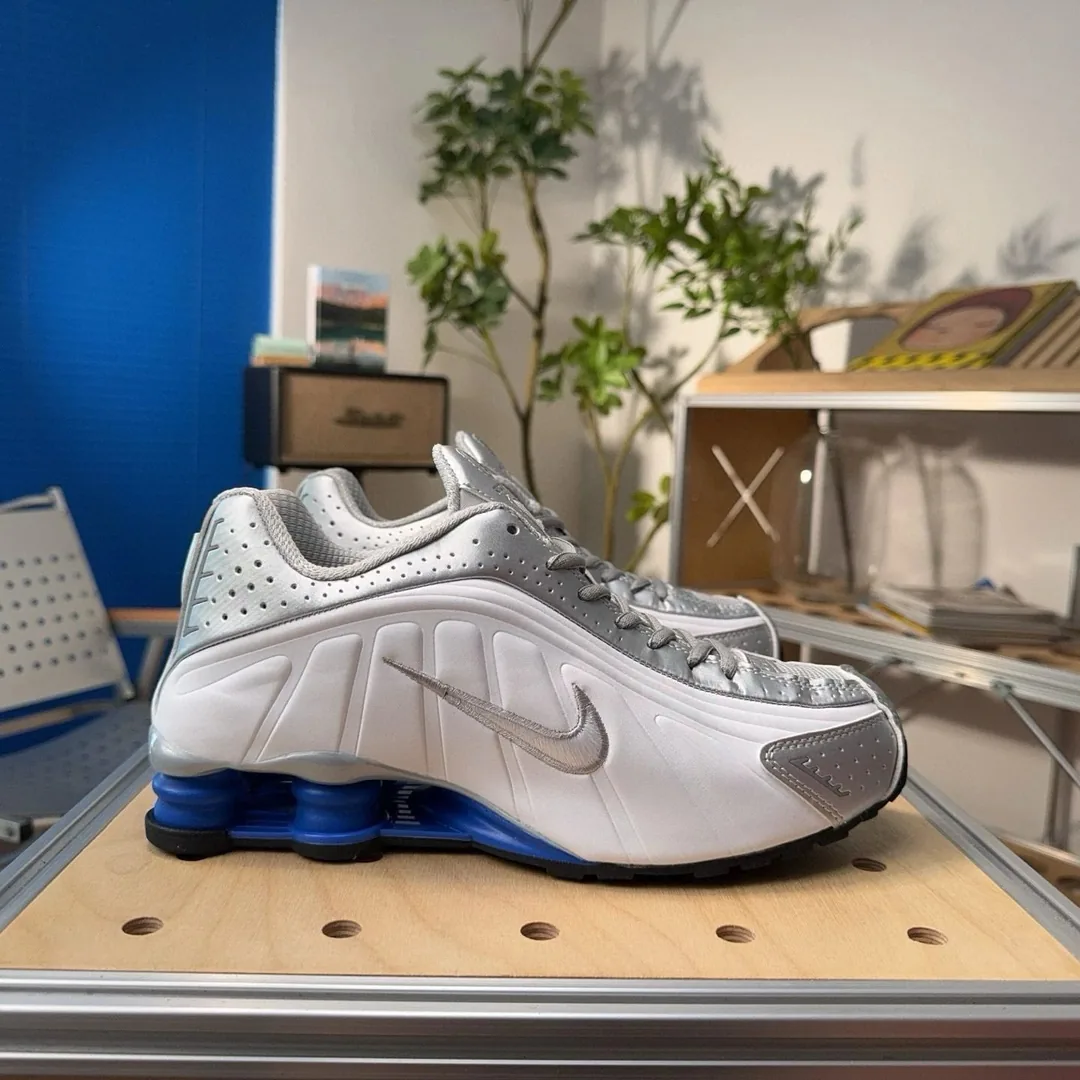 Nike Shox R4 Blue Runners — photo 3