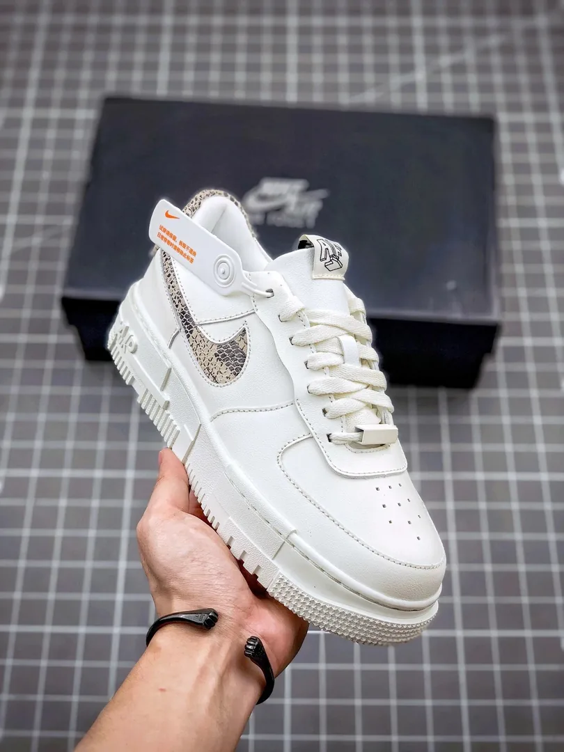 Nike Air Force 1 Pixel — Photo 11