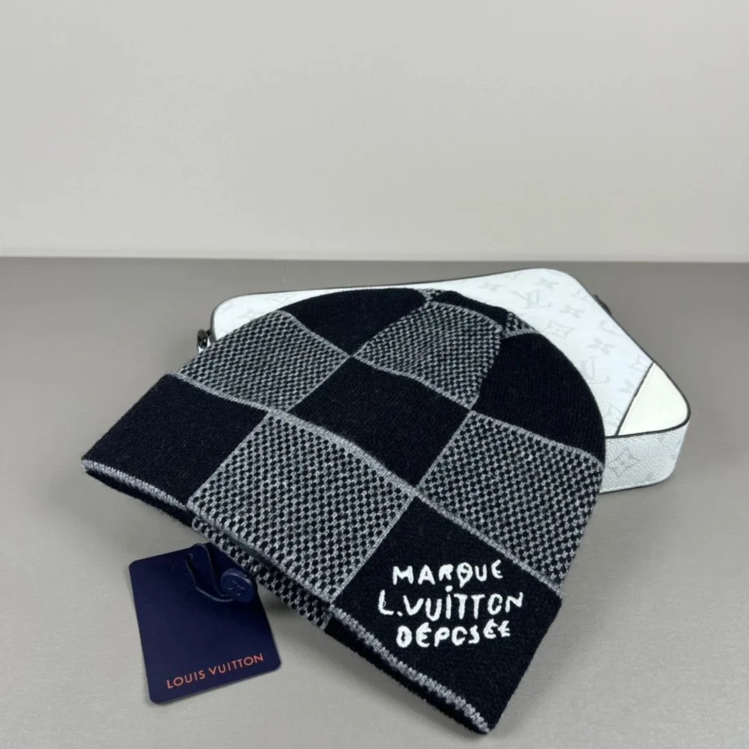 Knit Beanie — QC