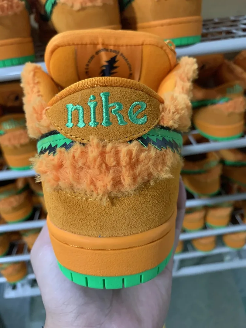 Nike SB Dunk Low Grateful Dead Dancing Bears — Photo 5