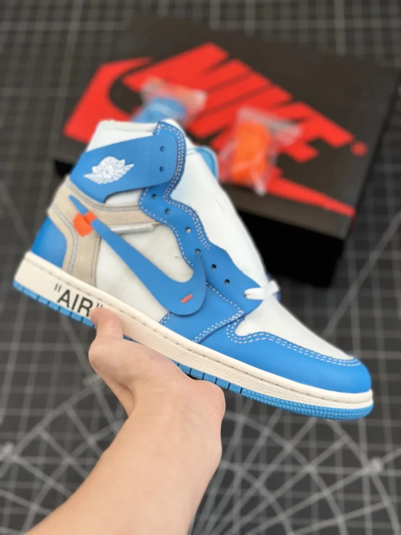 Off-White Air Jordan 1 High — Photo 3