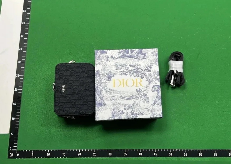 Dior Oblique Messenger Bag — Photo 11