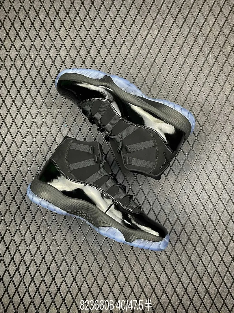 Air Jordan 11 Cap and Gown — photo 5