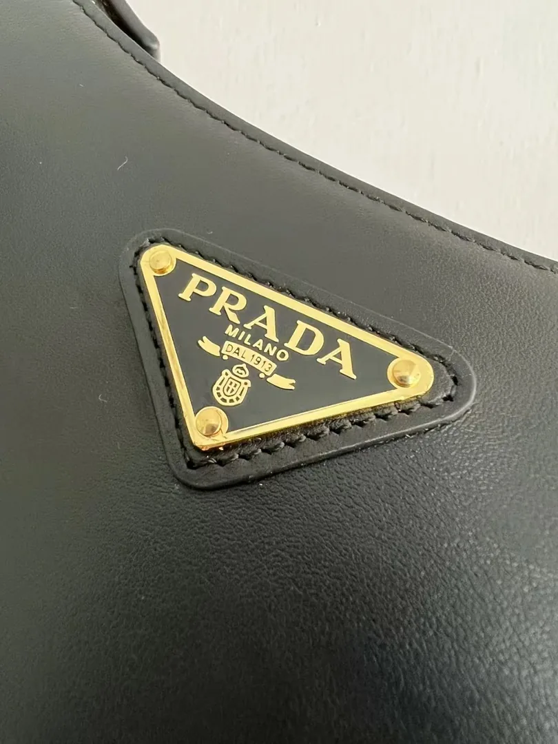 Prada Leather Tote Bag — photo 9