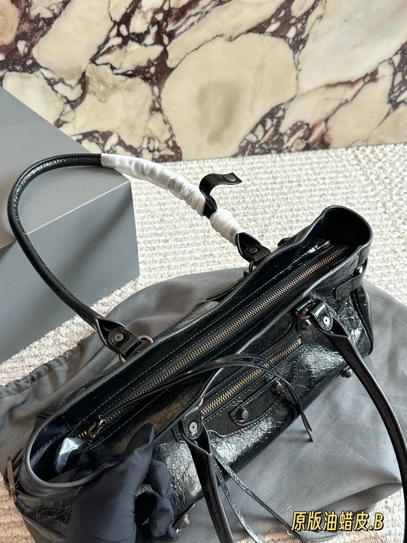Balenciaga Waxed Leather Hobo Bag — photo 9
