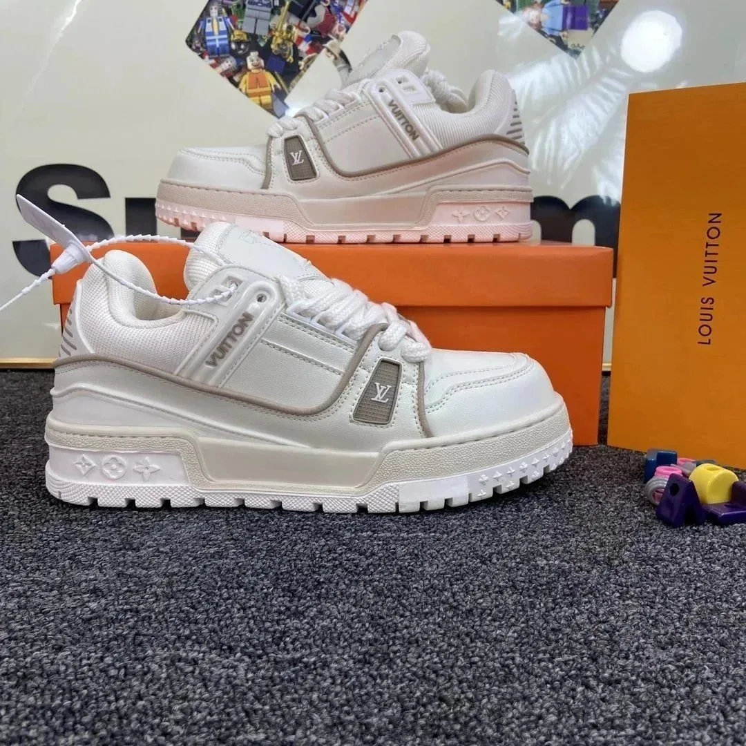 Louis Vuitton LV Trainer White Lace-Up Sneakers — Photo 10