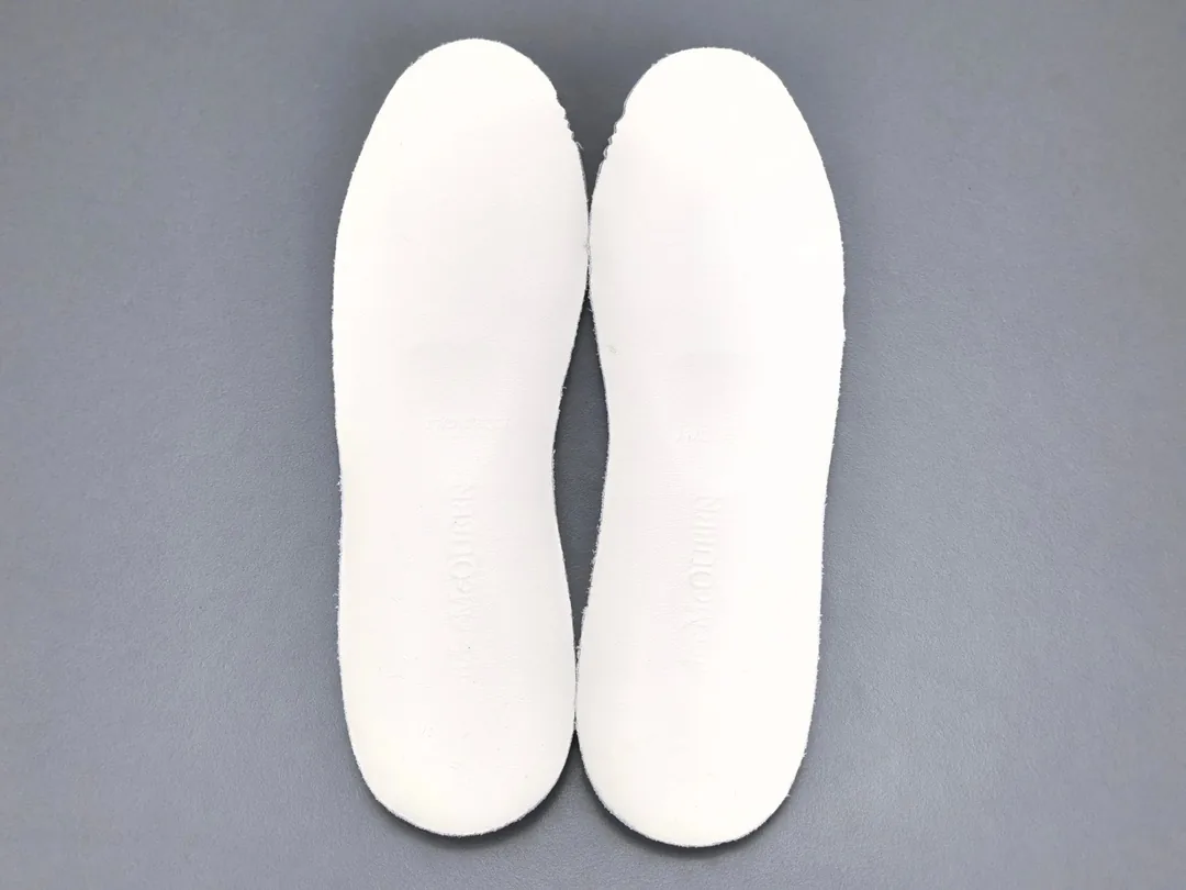 Alexander McQueen Oversized Sneaker Beige Calfskin Round-Toe — photo 12