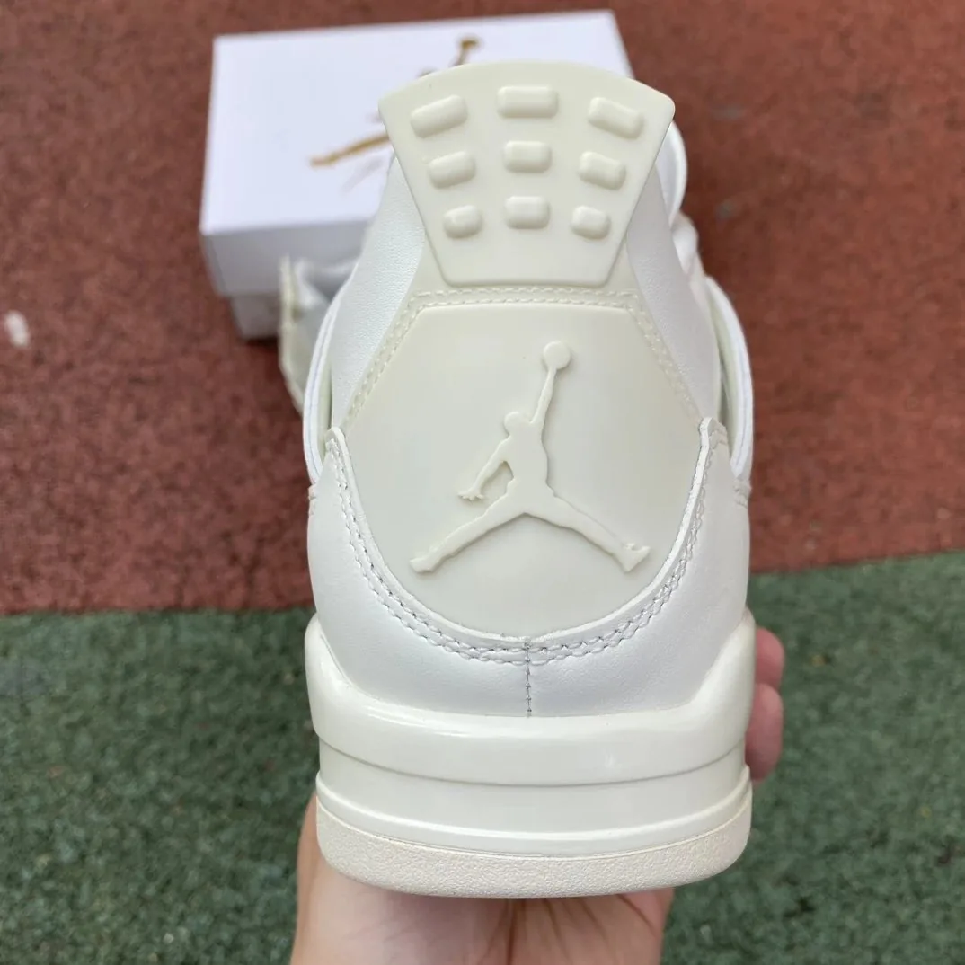 Air Jordan 4 Metallic Gold — Photo 2