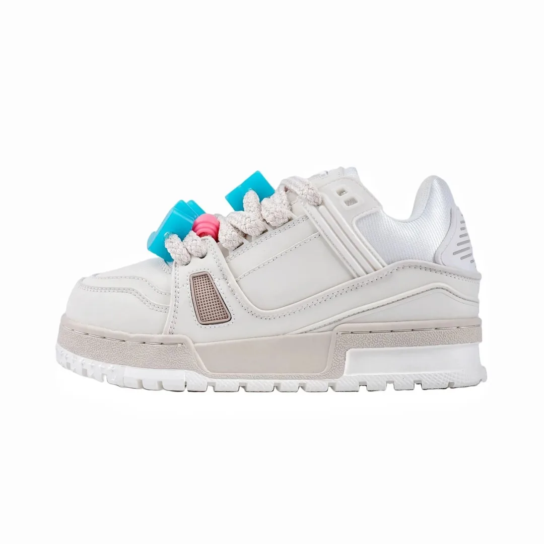 Louis Vuitton LV Trainer White Plain Sneakers — Photo 10