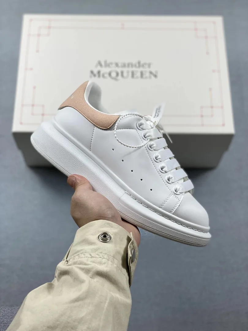 Alexander McQueen Oversized Sneaker White Athletic Trainers — Photo 10