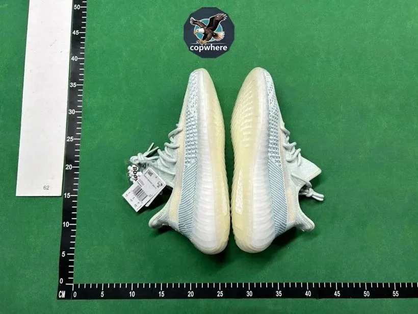 Yeezy Boost 350 Runners — Photo 3