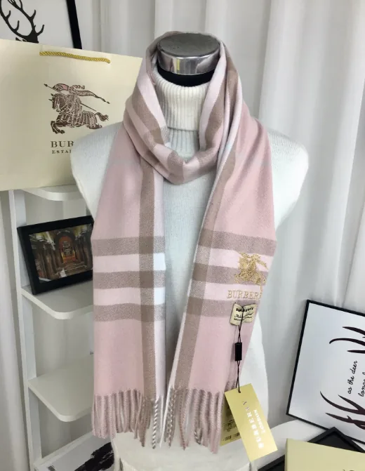 Burberry Scarf — Photo 12