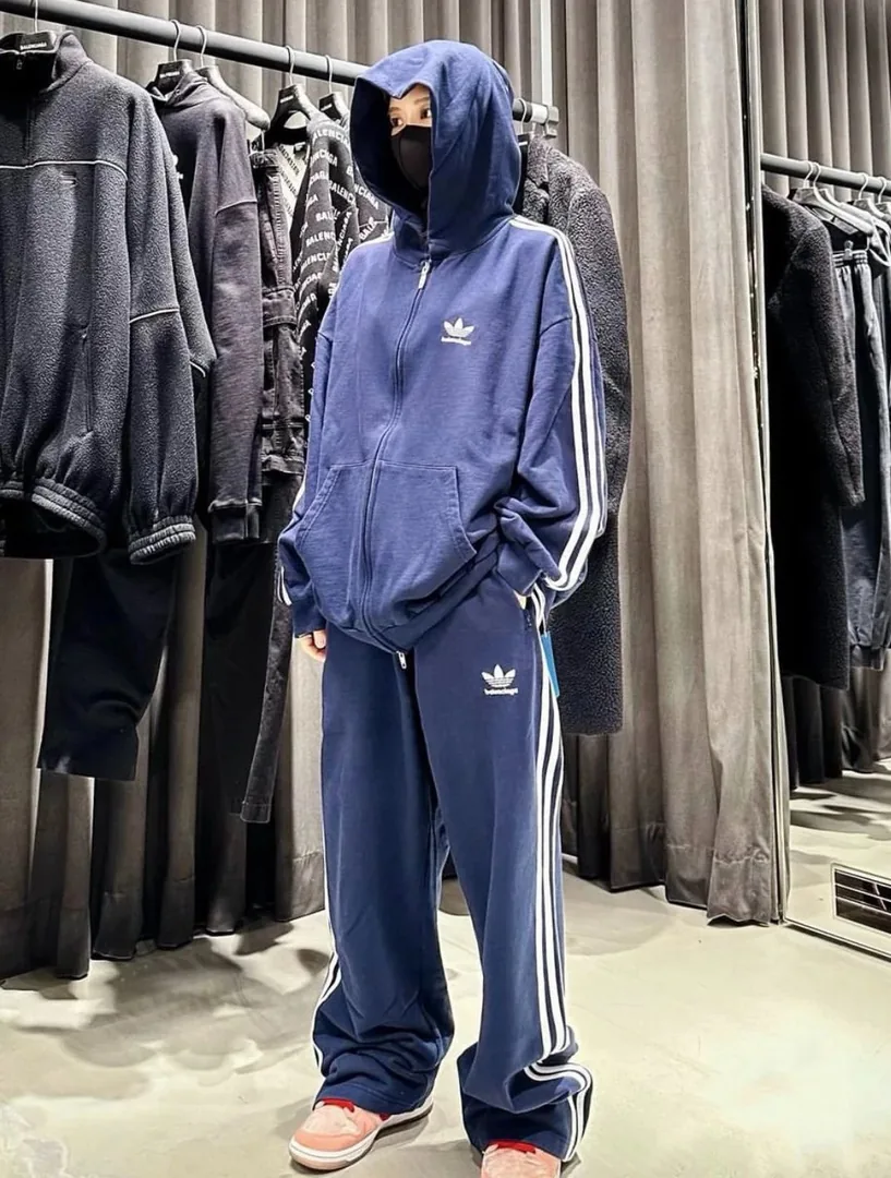 Balenciaga Three-Stripe Zip Hoodie — photo 9