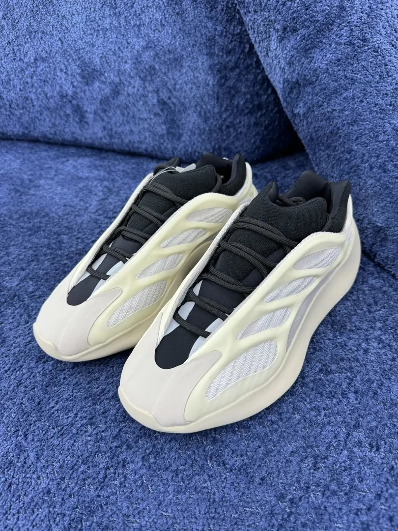 Navy Grey Adidas Yeezy 700 — photo 2