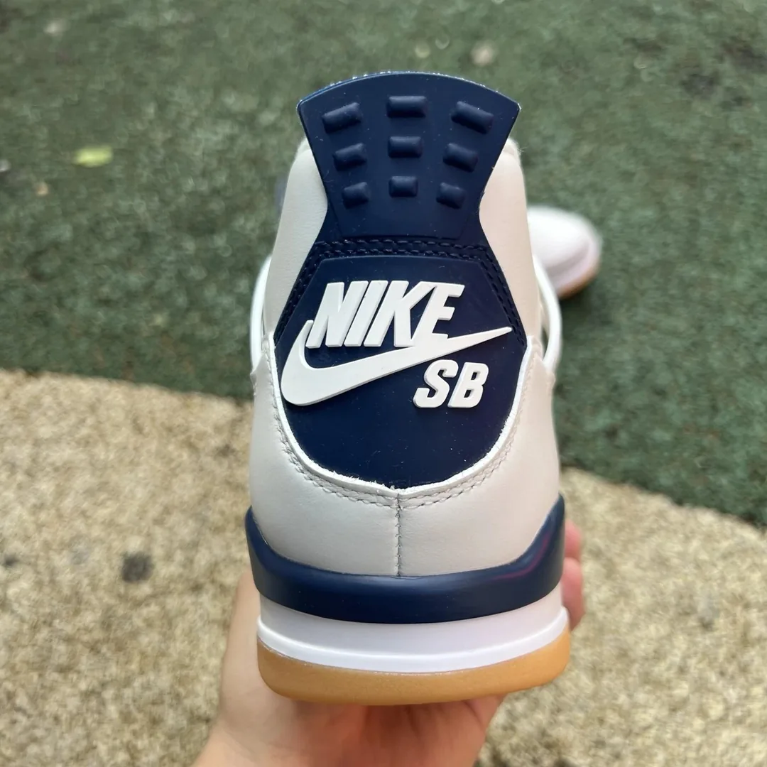 Air Jordan 4 Navy Sneakers — Photo 3