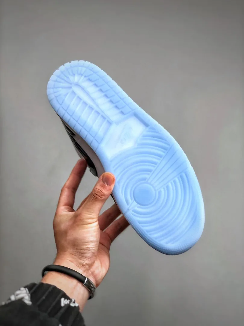 Air Jordan 1 Low Concord — Photo 8