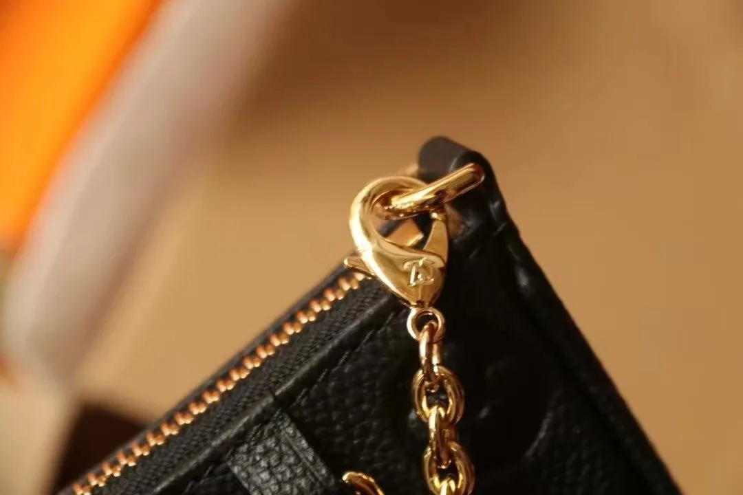 Louis Vuitton Leather Purse — photo 8