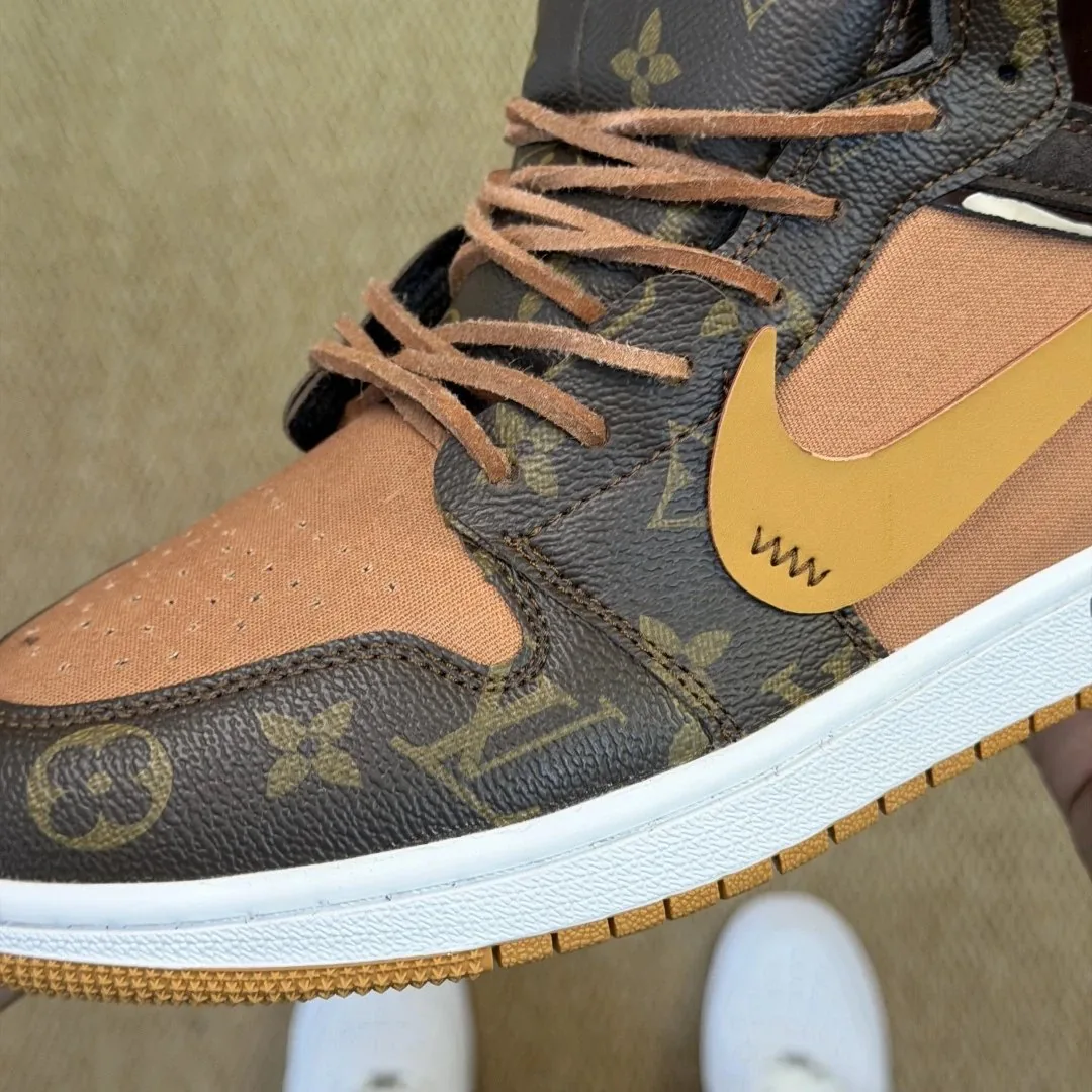 Jordan 1 High Triple Collab Monogram Sneakers With Trunk Cas — photo 7
