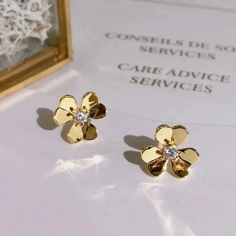 Van Cleef Arpels Necklace Gift Box — Photo 14