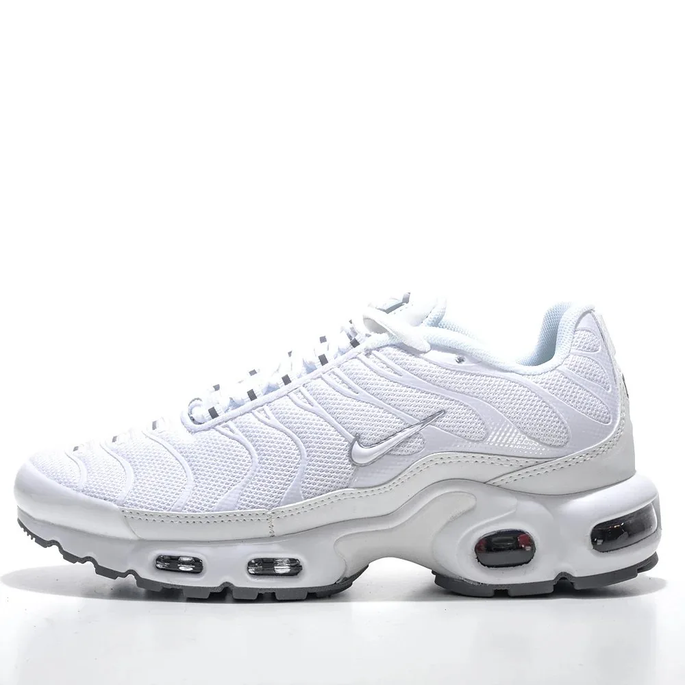 Assorted Nike Air Max Plus TN — photo 5
