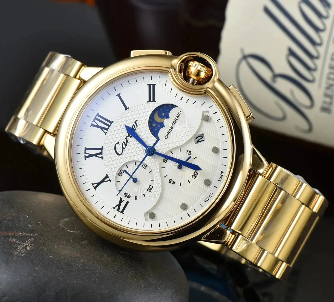 Street Style Watch — QC
