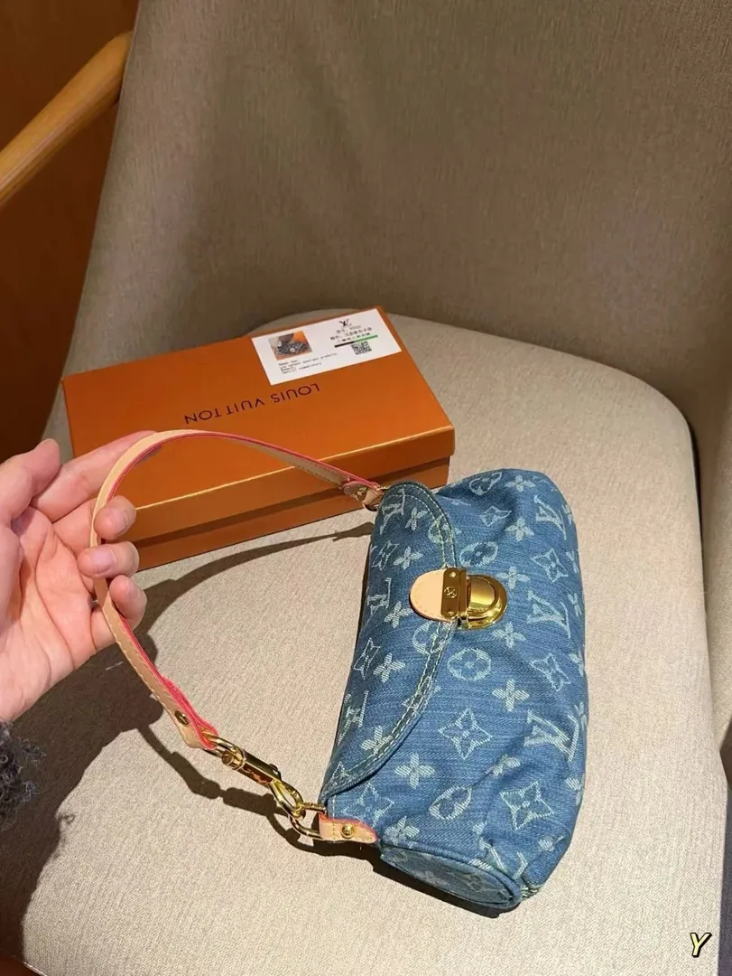Louis Vuitton Denim Mini Pleaty Bag — Photo 9