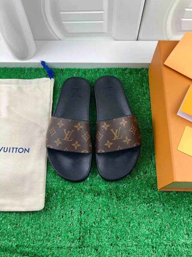 Waterfront Slides — QC