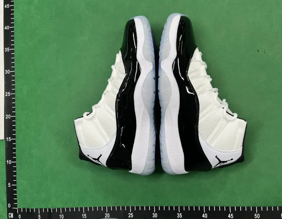 Air Jordan 11 Blue Sneakers — QC