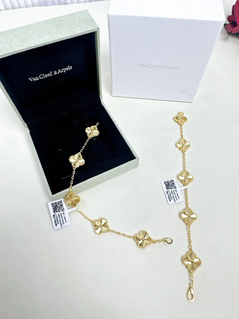 Van Cleef Arpels Clover Bracelet — photo 6