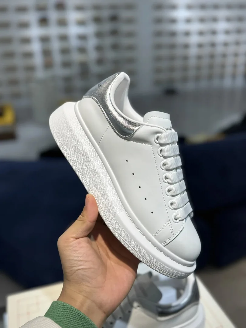Alexander McQueen Oversized Sneaker White Black Platform Sneakers — Photo 9