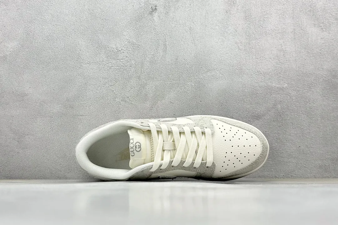 Nike Dunk Low Gucci Collab Top Sneakers — photo 3