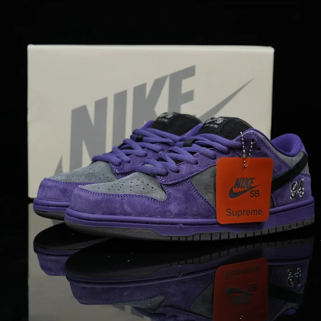 Nike Dunk Low White Supreme Sneakers — photo 4