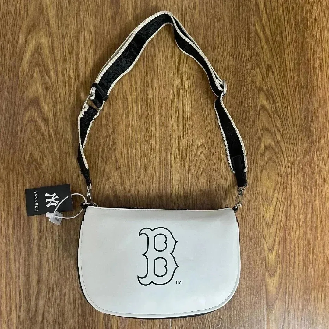 Shoulder Bag — QC