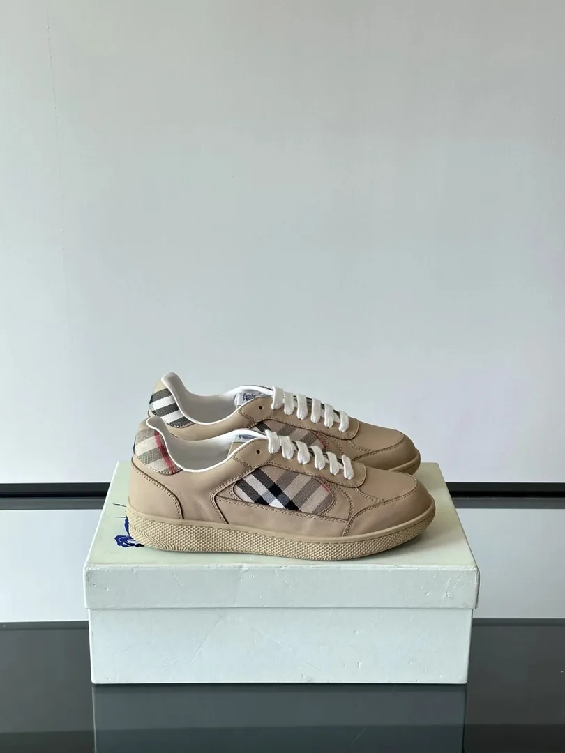 Burberry Leather Sneakers — Photo 15
