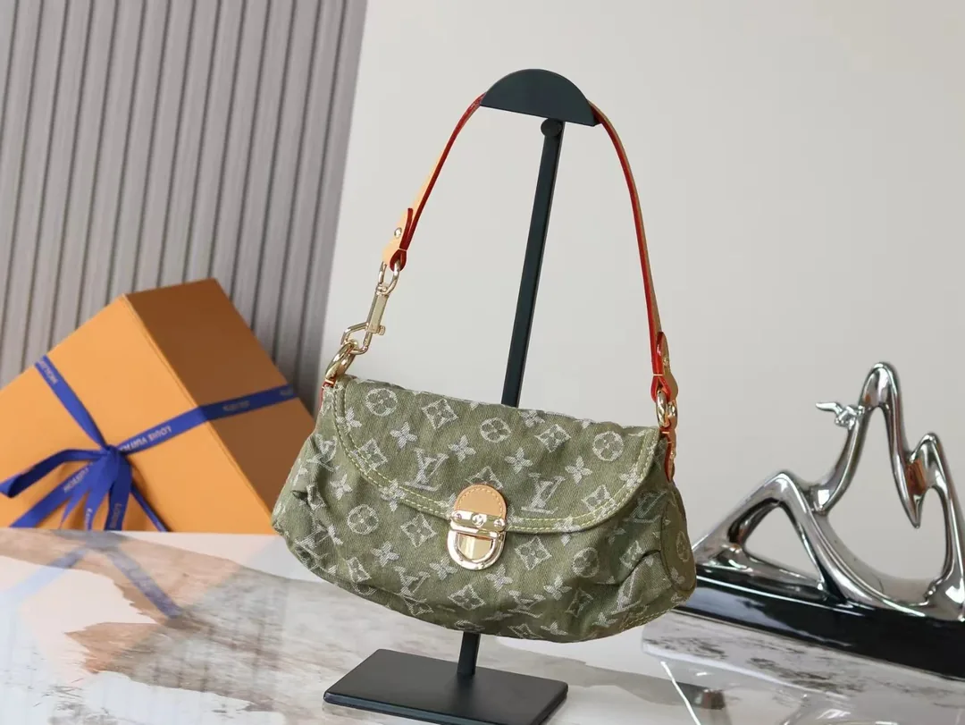 Louis Vuitton Denim Mini Pleaty Bag — Photo 11