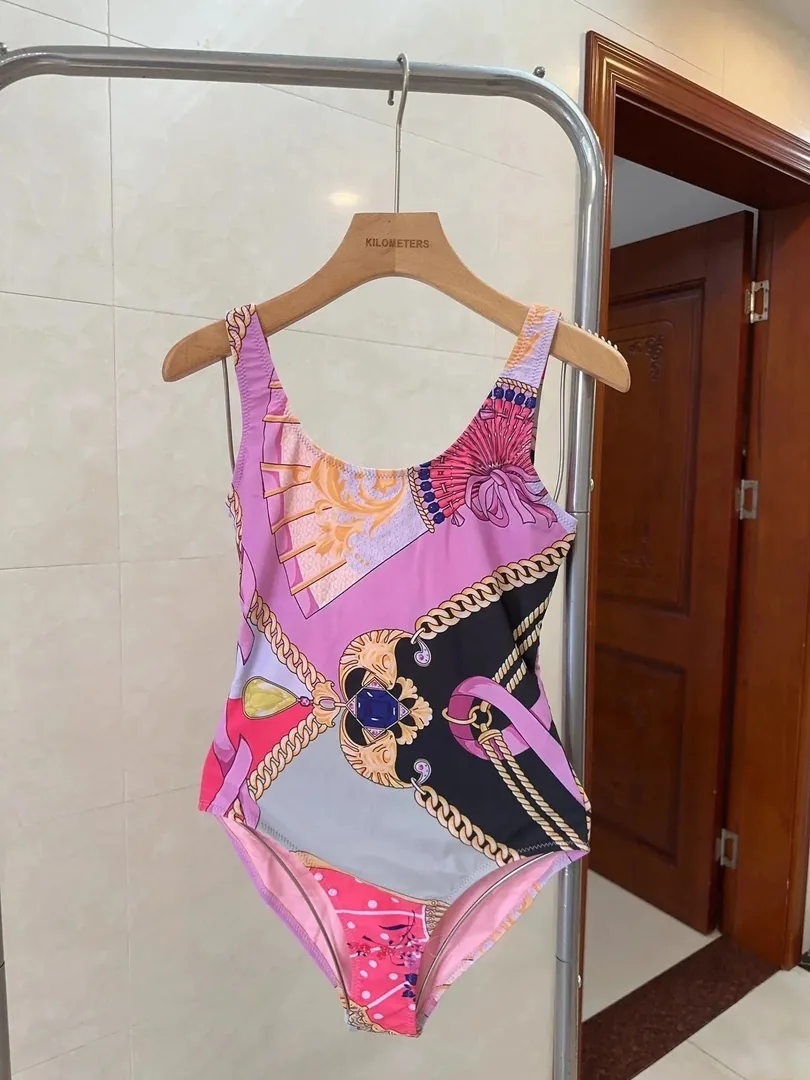 Swimsuit — Photo 5