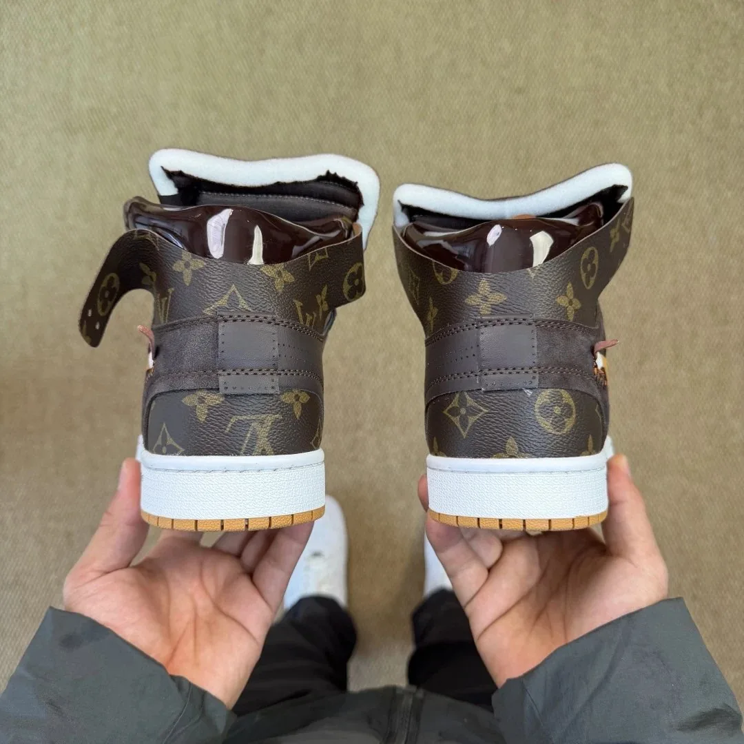 Jordan 1 High Triple Collab Monogram Sneakers With Trunk Cas — photo 5