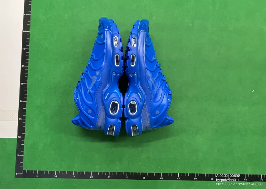 Nike Air Max Plus TN Grey Black Retro Sneakers — Photo 15