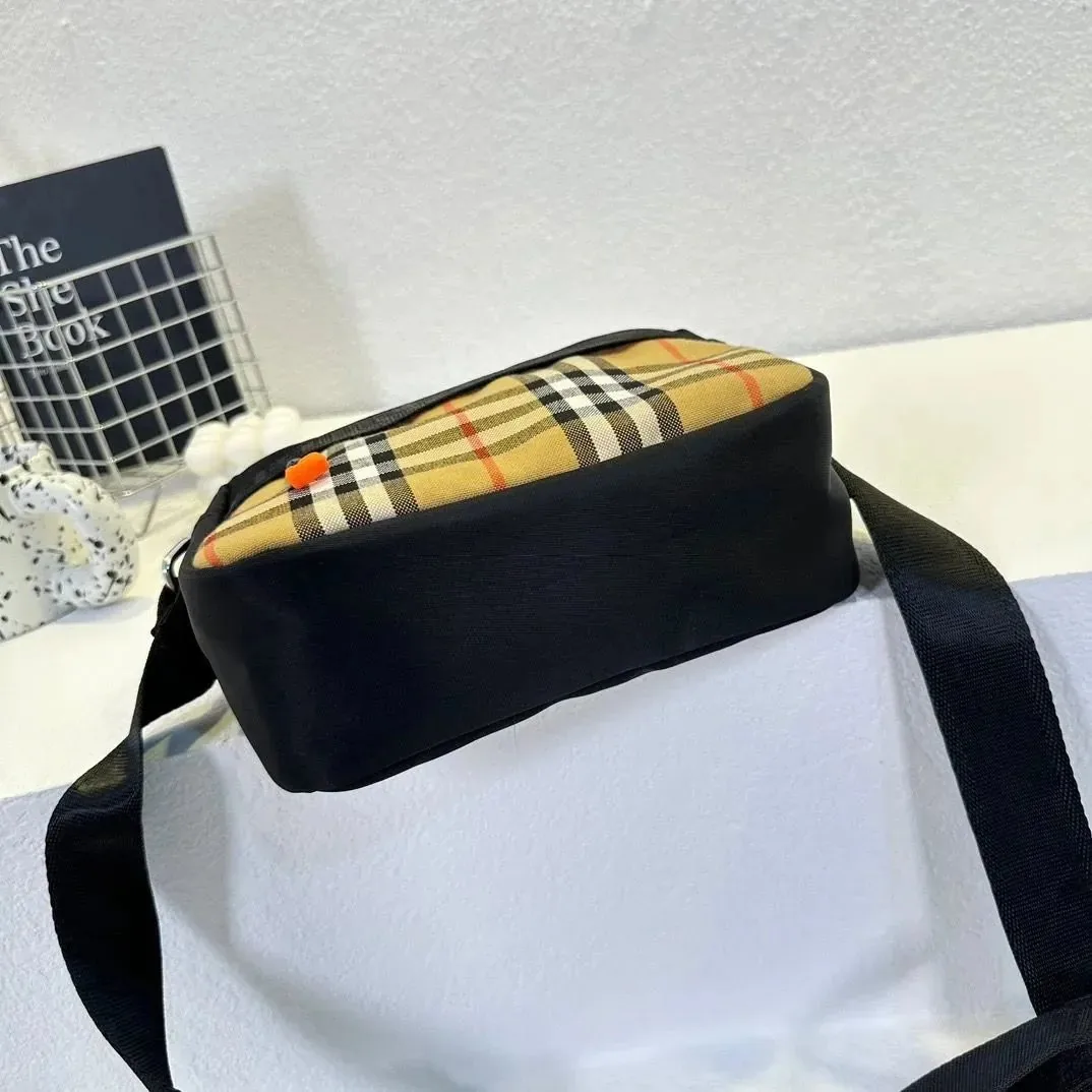 Crossbody Bag — Photo 4