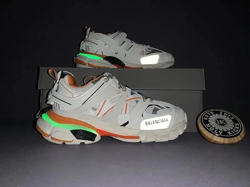 Balenciaga Track Beige Low-Top Sneakers — Photo 4