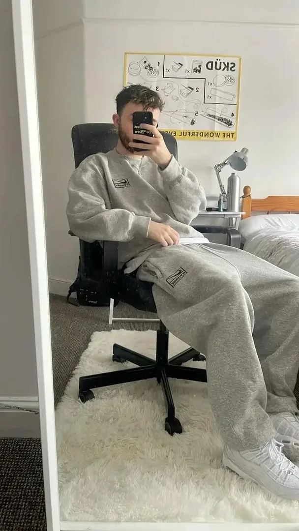 Two-Piece Tracksuit Set — Photo 3