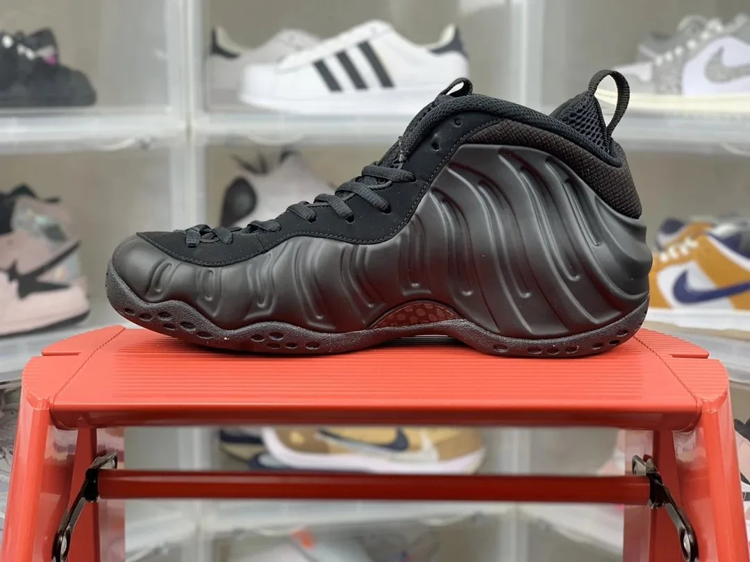Nike Air Foamposite One — photo 3