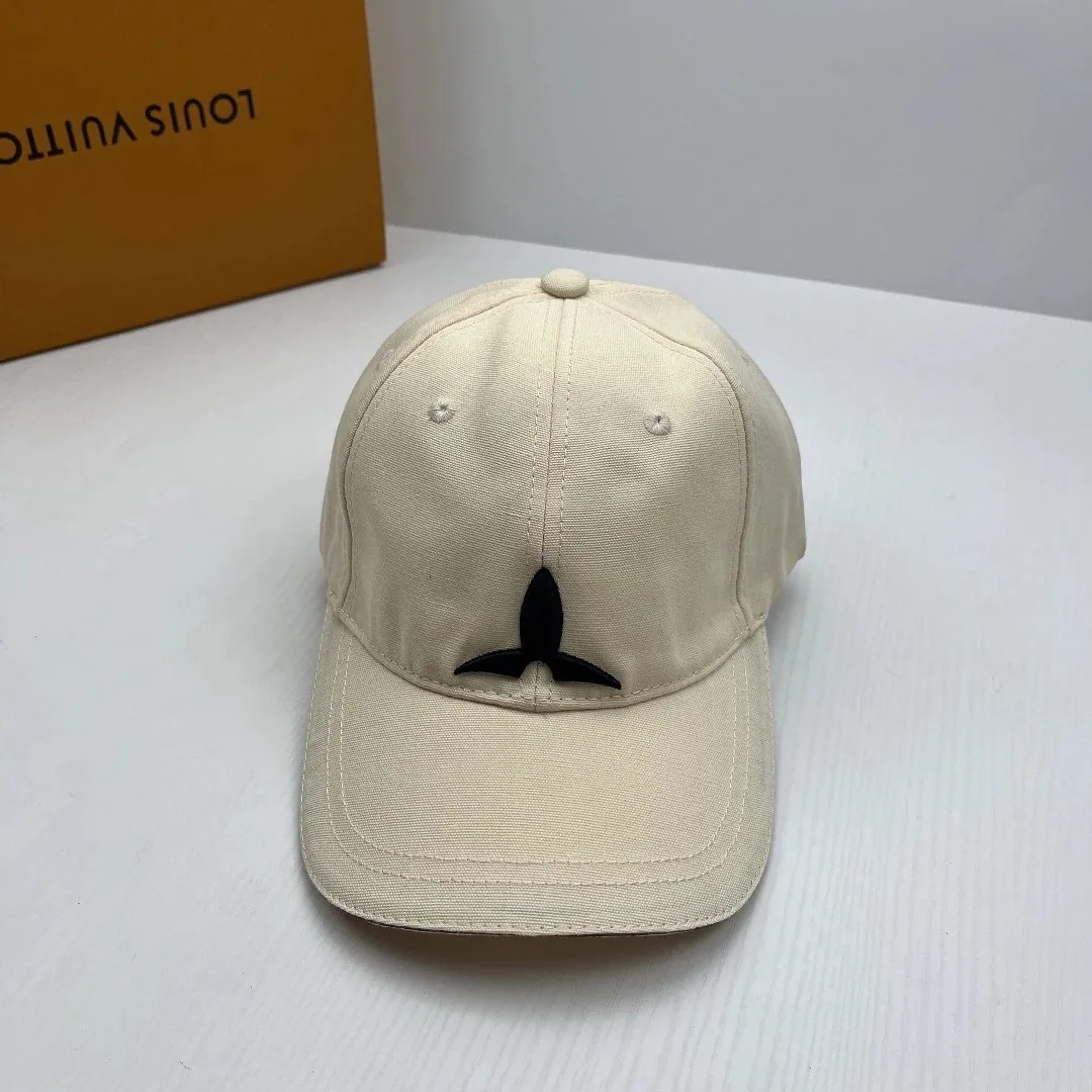 Louis Vuitton Monogram Baseball Cap Collection — Photo 4