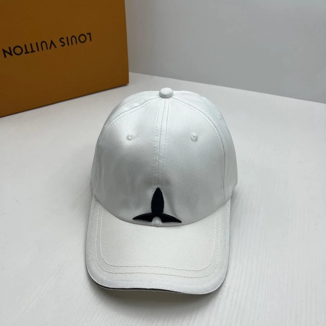 Louis Vuitton Monogram Baseball Cap Collection — Photo 3