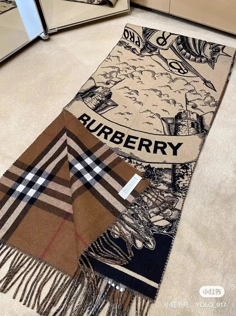 Double-Sided Cashmere Scarf — Photo 15