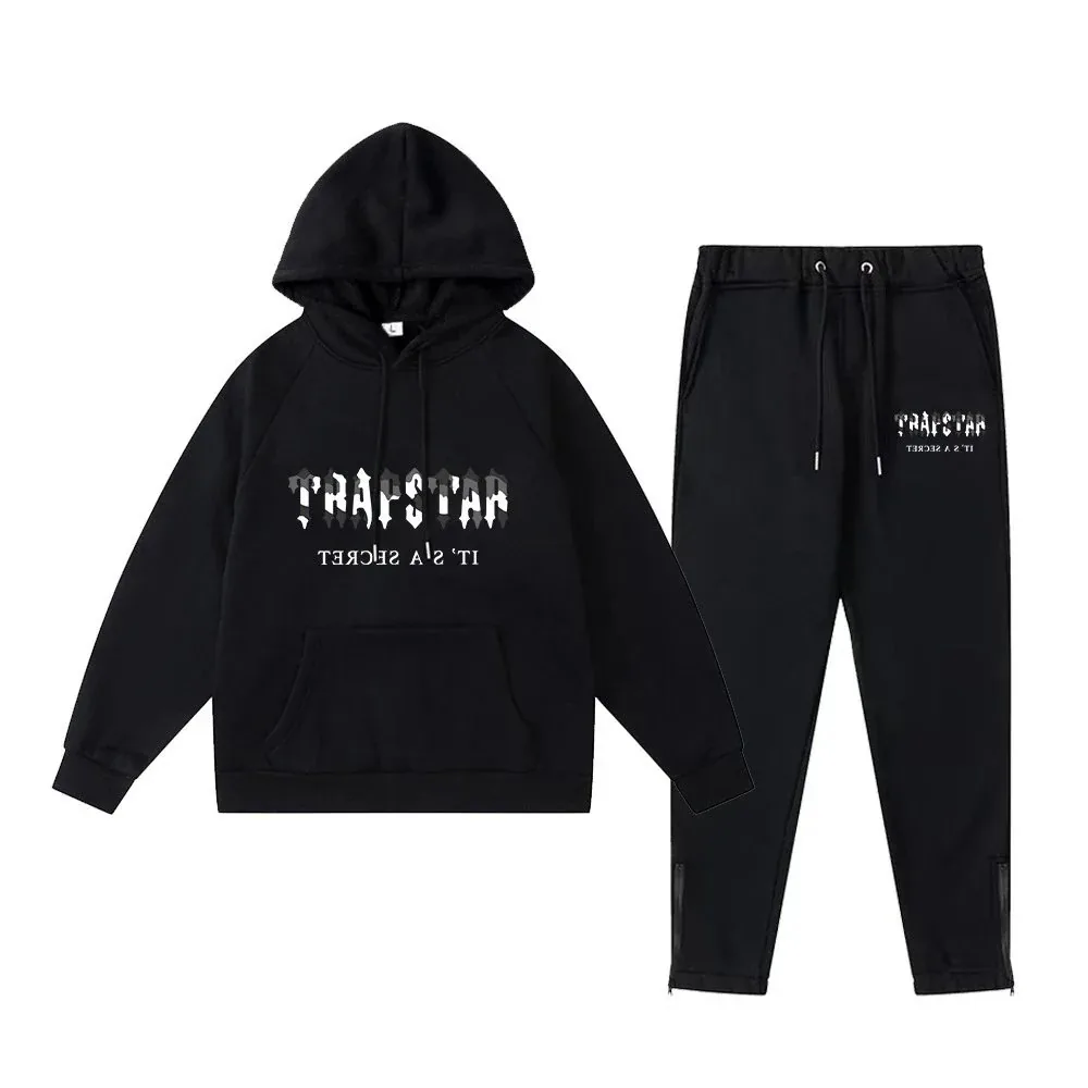 Hoodie And Sweatpants Set — Photo 4