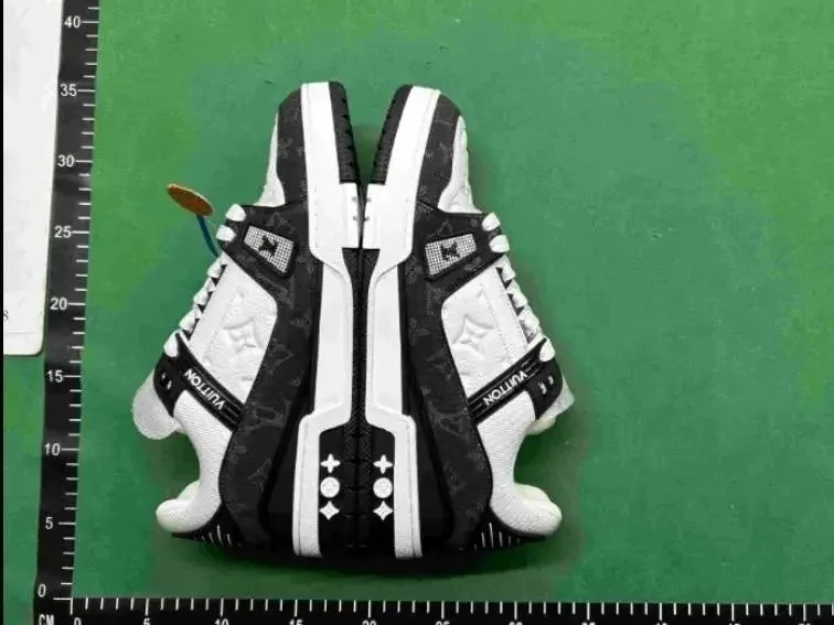 Louis Vuitton LV Trainer White Trainers — Photo 13